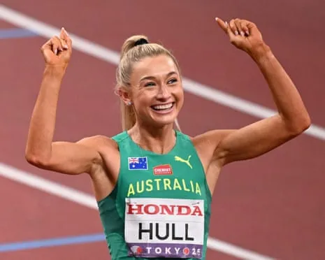 Australia's Jess Hull Grasps Fresh Start, Qualifies to World Championship Showdown